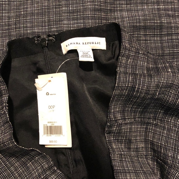 𝐁𝐀𝐍𝐀𝐍𝐀 𝐑𝐄𝐏𝐔𝐁𝐋𝐈𝐂 Career Skirt - Picture 5 of 6